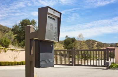 Building Gate Installation in Clermont, FL