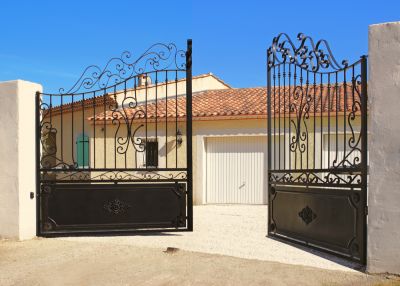 Residential and Commercial Gate Installation